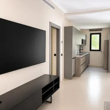 Alquiler a corto plazo de apartamento en planta media en Puerto Banús