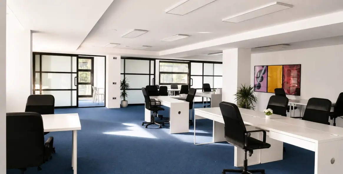 Long-term rent of office in La Campana 1