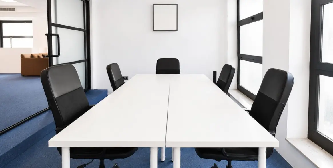 Long-term rent of office in La Campana 4