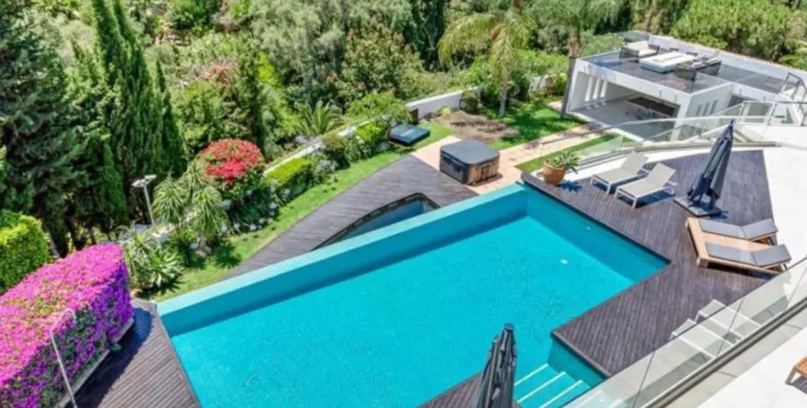 Long-term rent of detached villa in Las Chapas 1