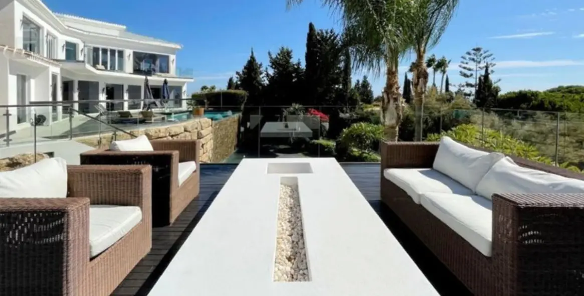 Long-term rent of detached villa in Las Chapas 2