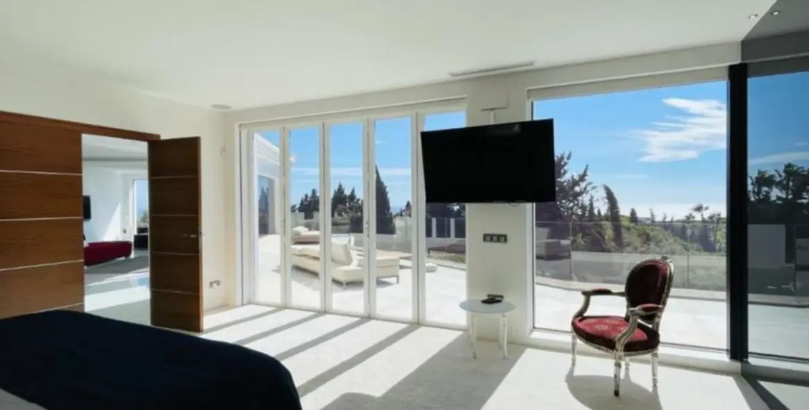 Long-term rent of detached villa in Las Chapas 10