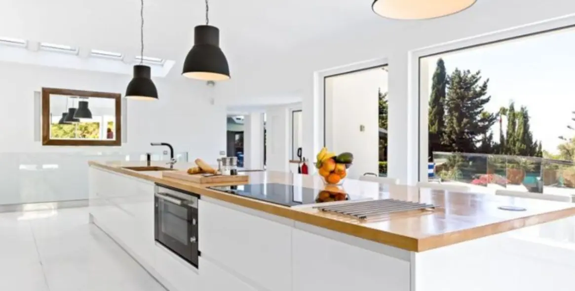 Long-term rent of detached villa in Las Chapas 11