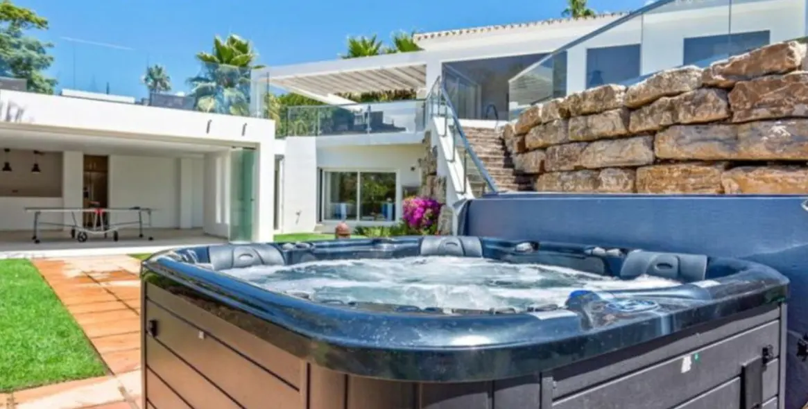 Long-term rent of detached villa in Las Chapas 15