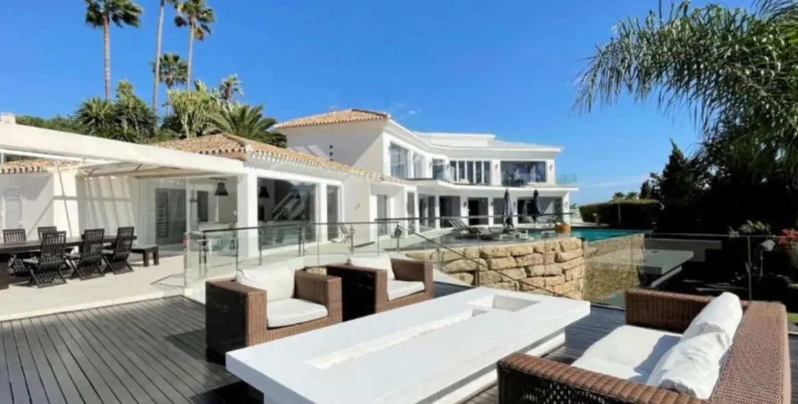 Long-term rent of detached villa in Las Chapas 17