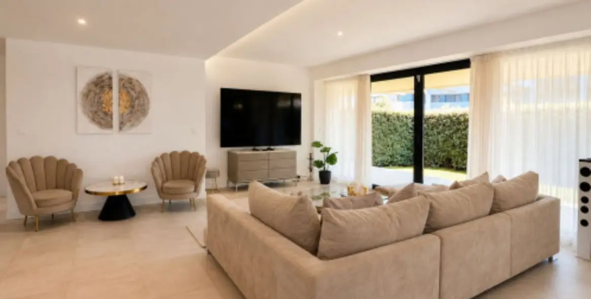 Long-term rent of ground floor apartment in Estepona 4