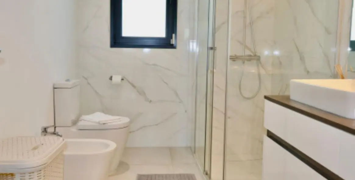 Long-term rent of ground floor apartment in Estepona 12