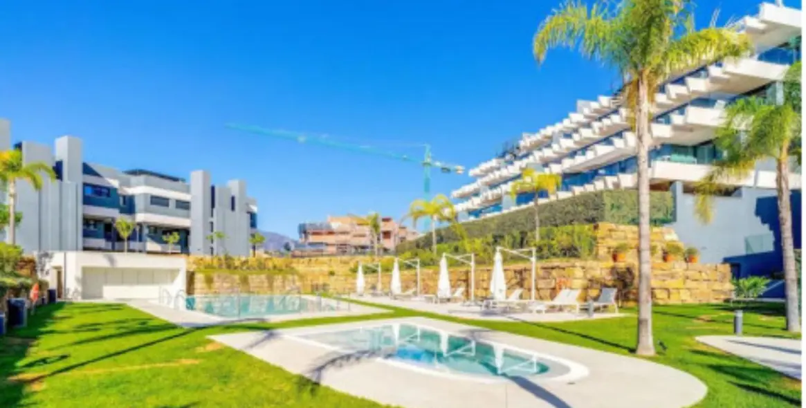 Long-term rent of ground floor apartment in Estepona 19