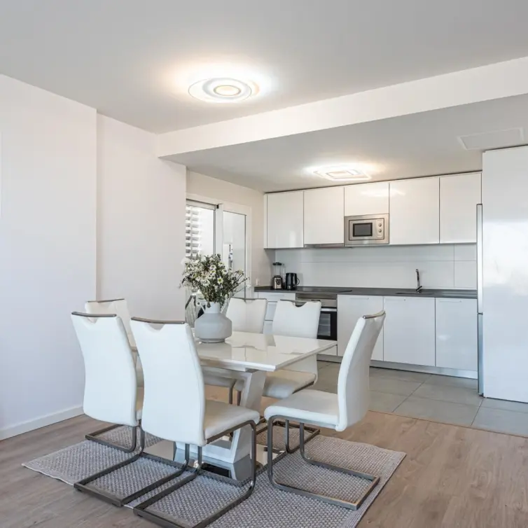 Sale of penthouse in Nueva Andalucía