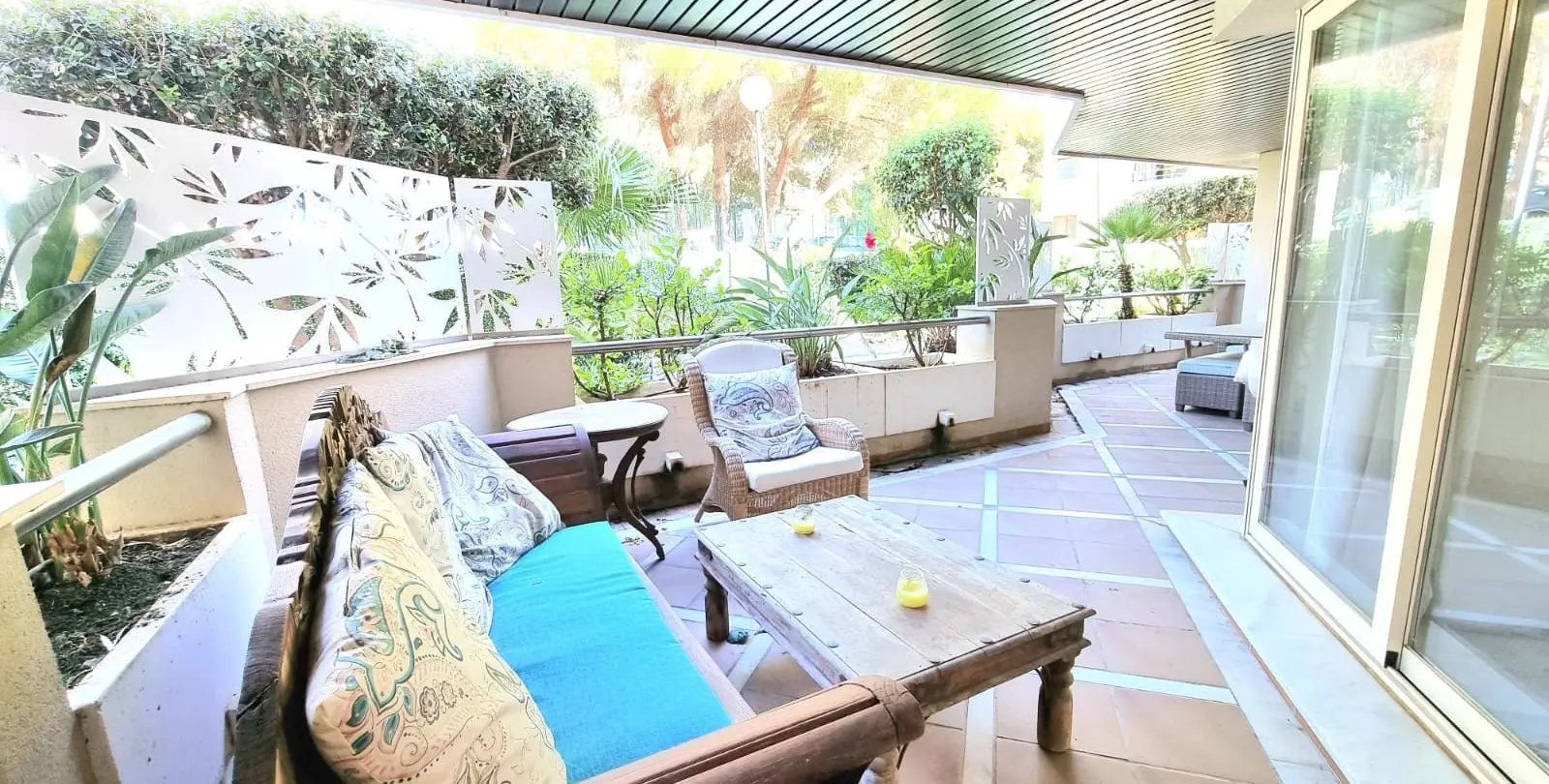 Venta de apartamento en planta media en Nueva Andalucía 2