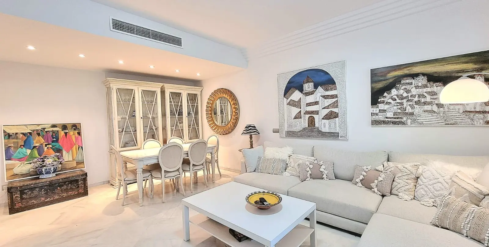 Venta de apartamento en planta media en Nueva Andalucía 3