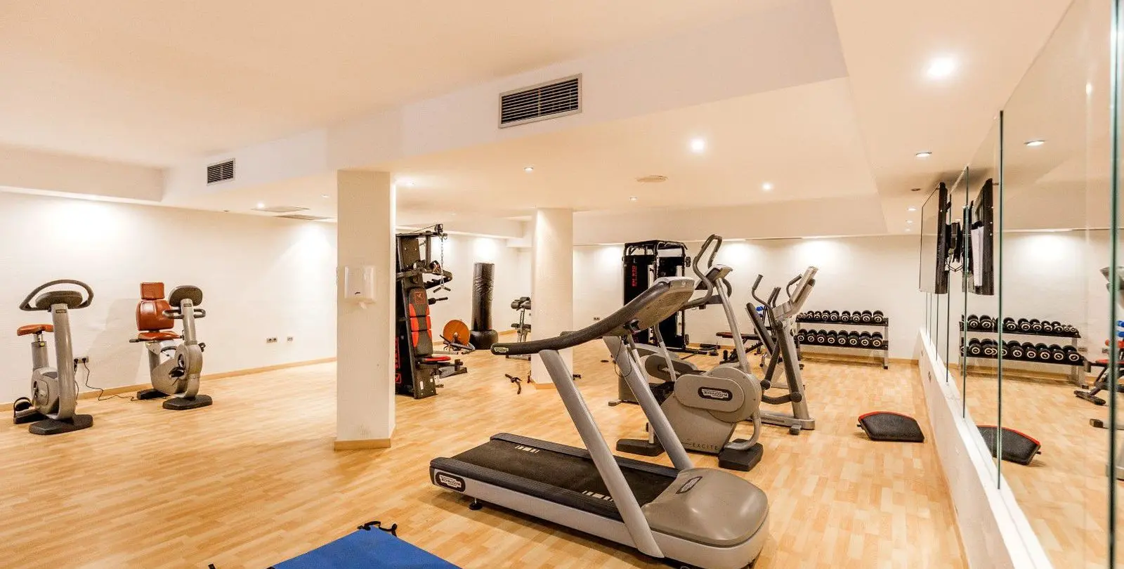 Venta de apartamento en planta media en Nueva Andalucía 24