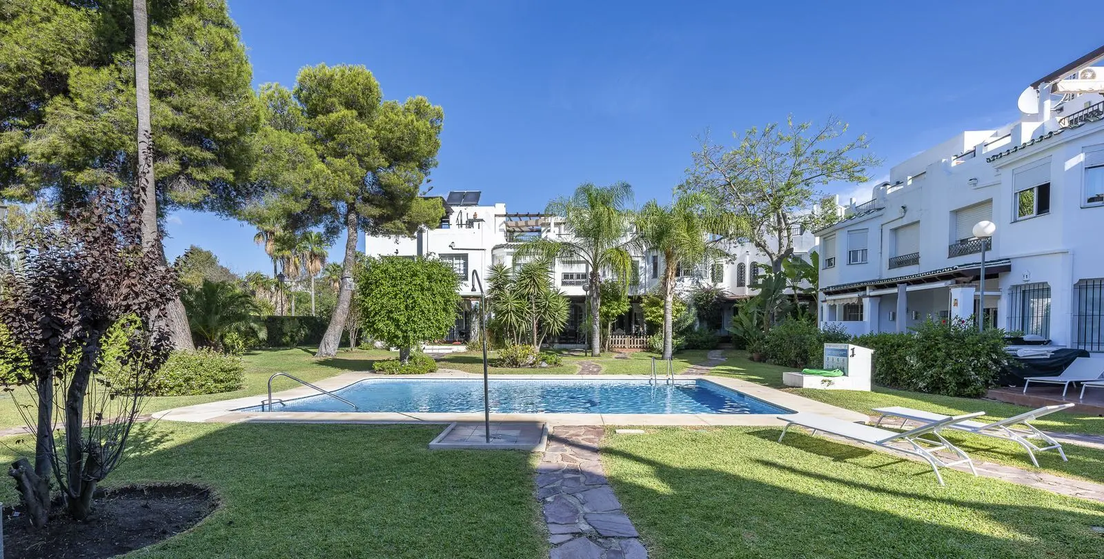 Продажа дома на две семьи в Nueva Andalucía 32