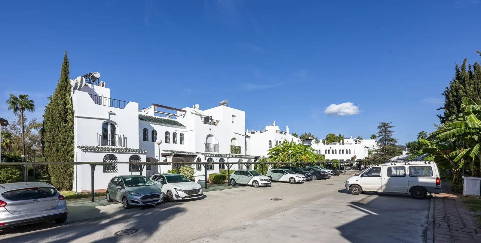 Продажа дома на две семьи в Nueva Andalucía 37