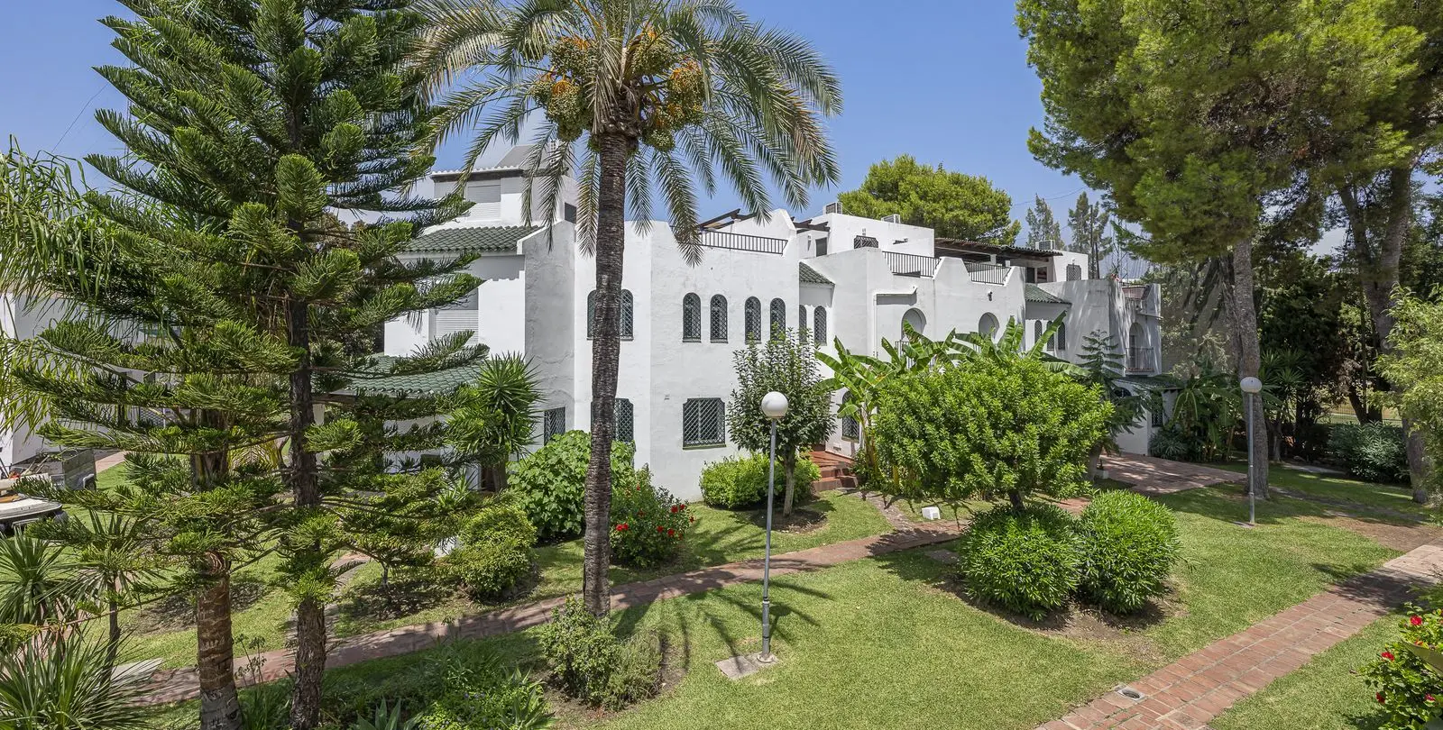 Продажа дома на две семьи в Nueva Andalucía 42
