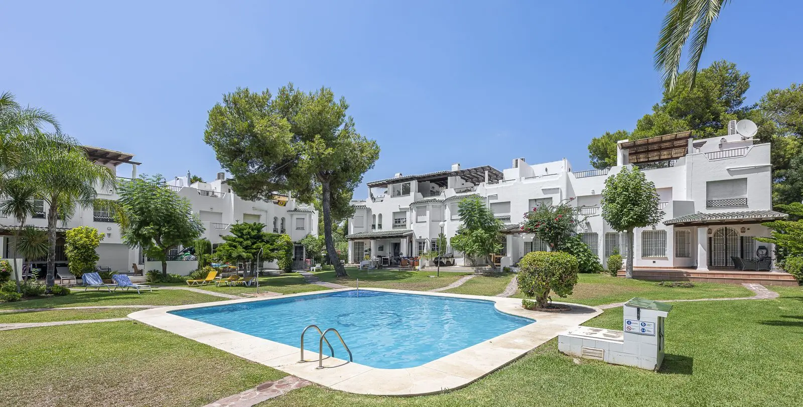 Продажа дома на две семьи в Nueva Andalucía 44
