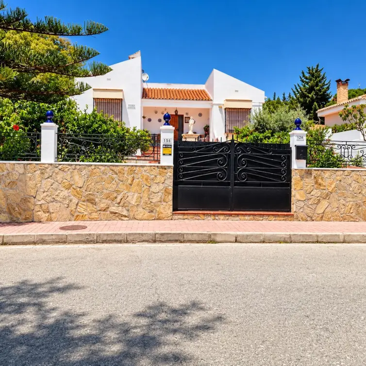 Venta de villa independiente en Chilches