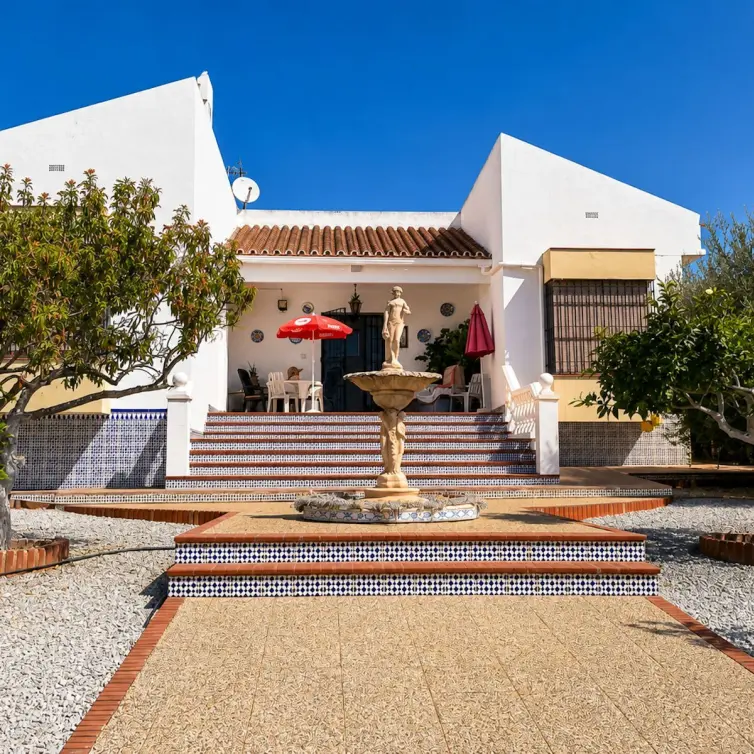 Venta de villa independiente en Chilches