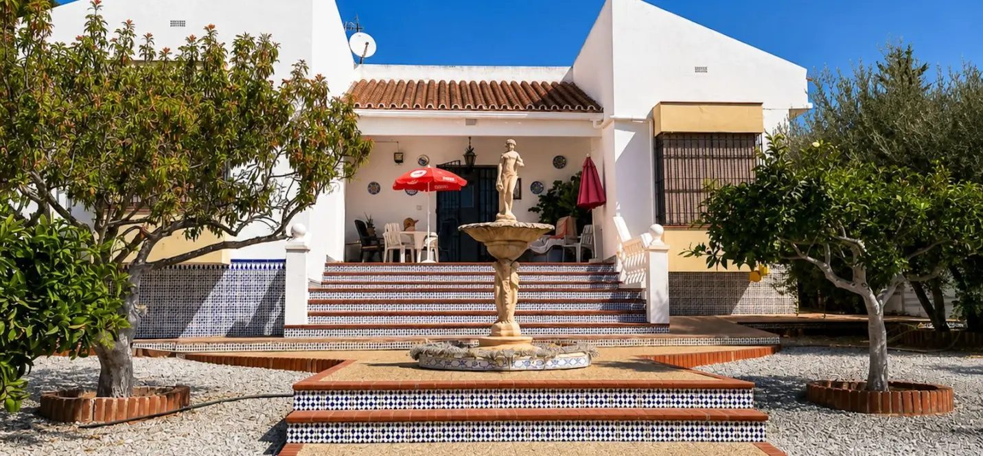 Venta de villa independiente en Chilches 1