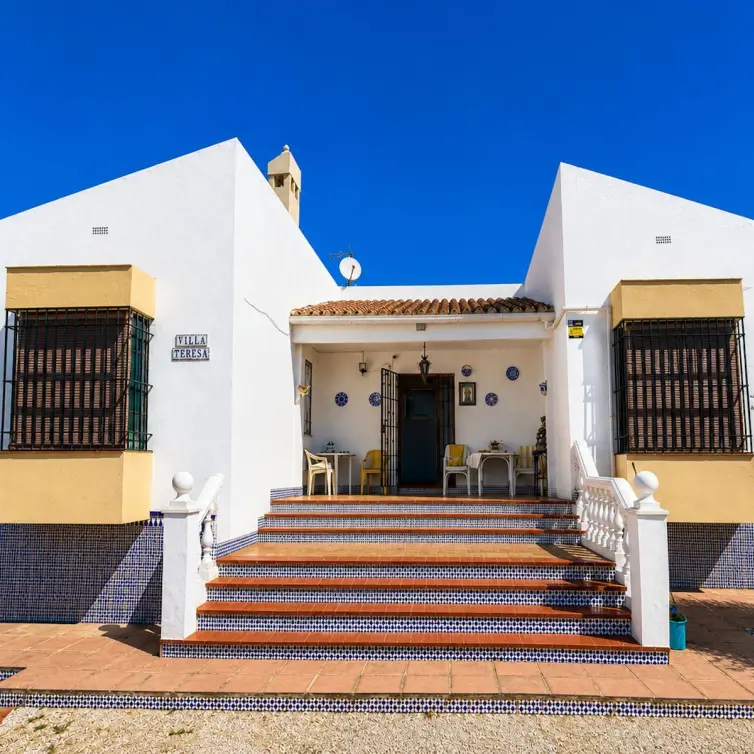 Venta de villa independiente en Chilches