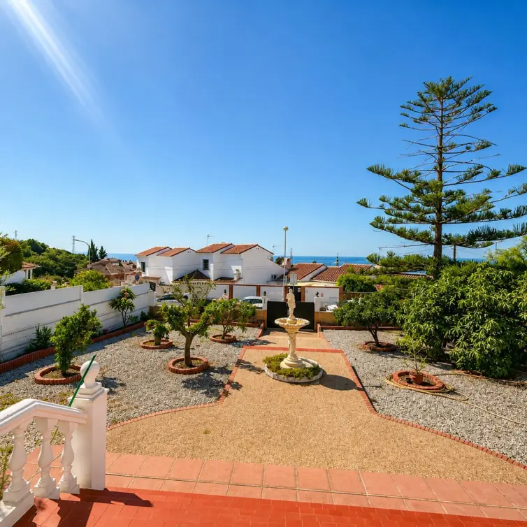 Venta de villa independiente en Chilches