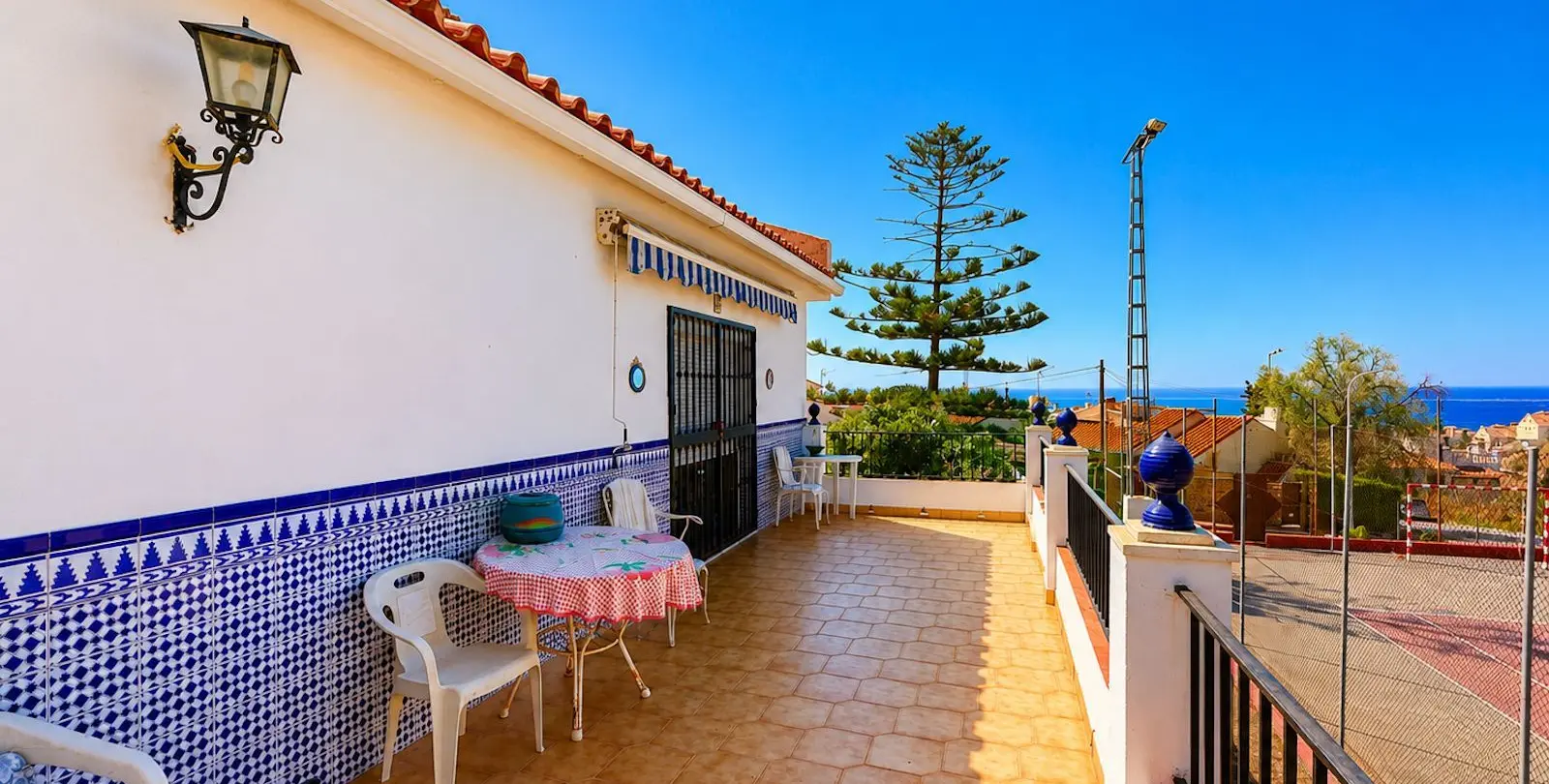 Sale of detached villa in Chilches 8