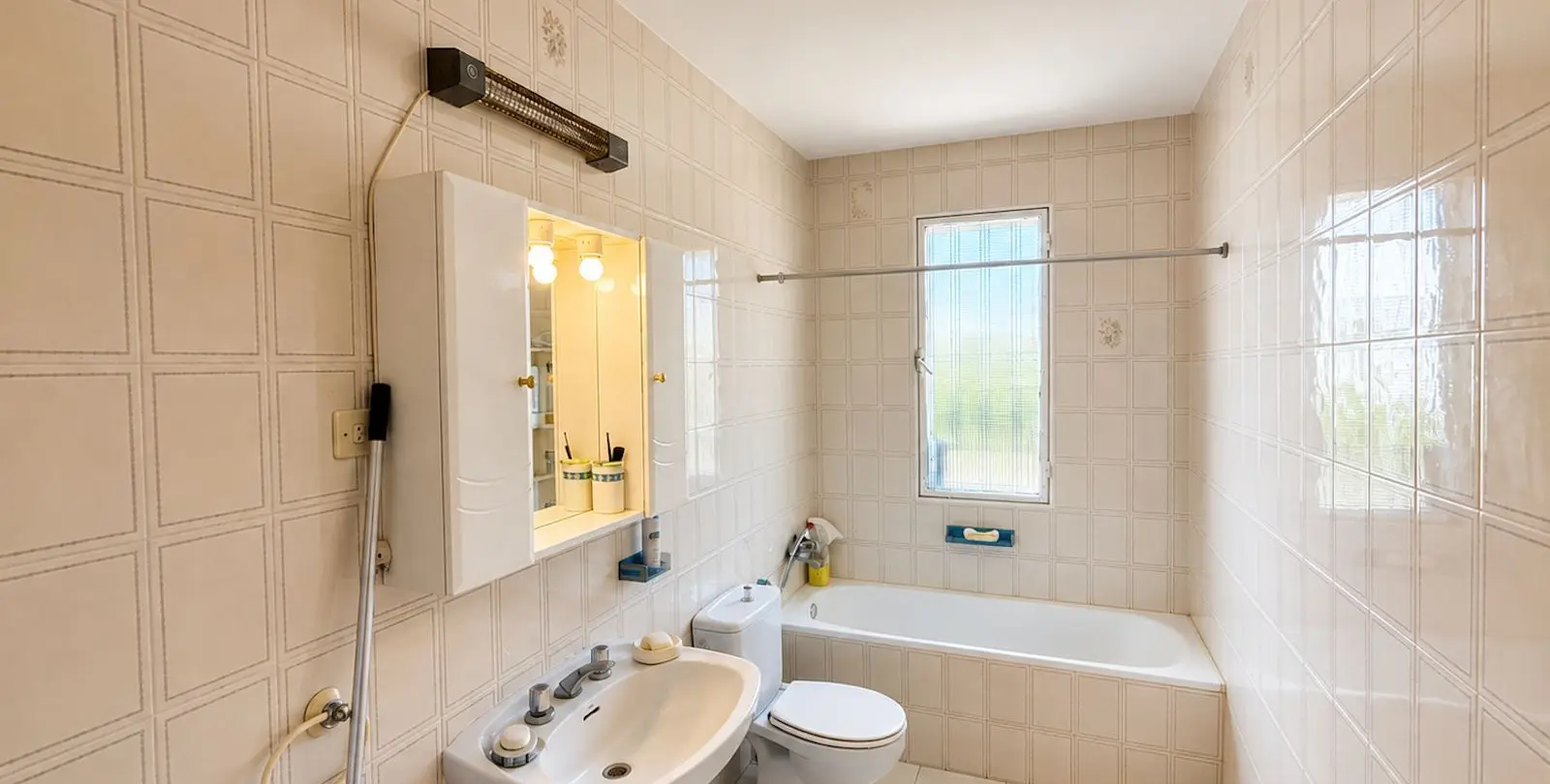 Sale of detached villa in Chilches 13