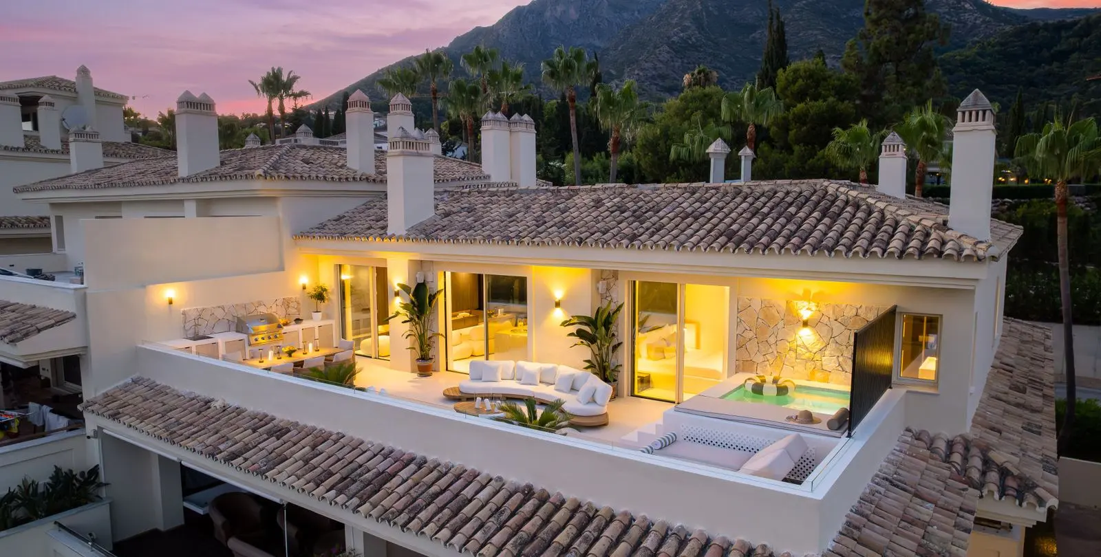 Sale of penthouse in The Golden Mile 1