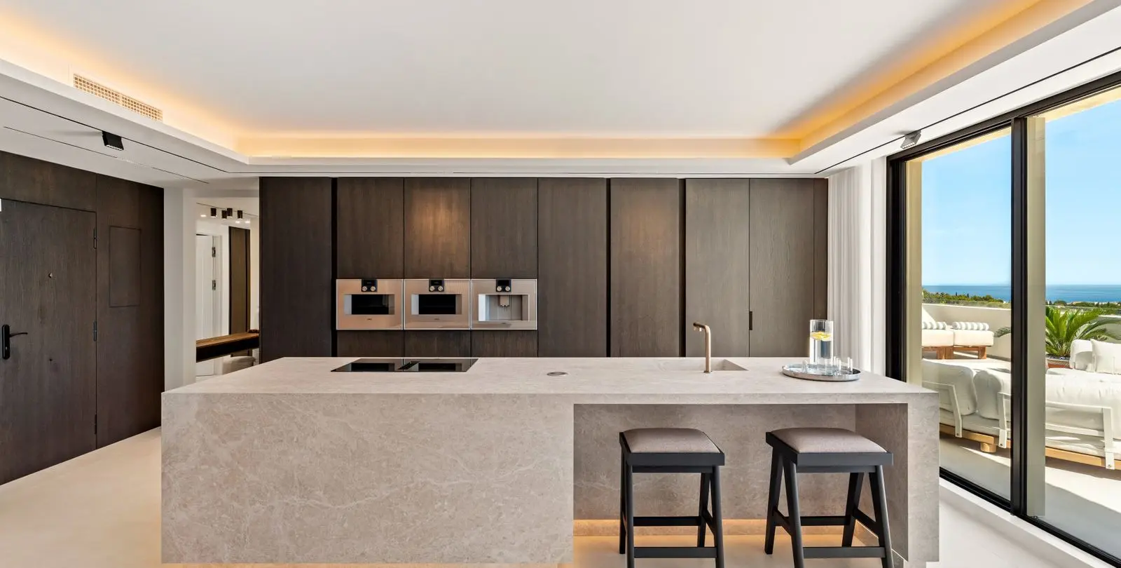 Sale of penthouse in The Golden Mile 3