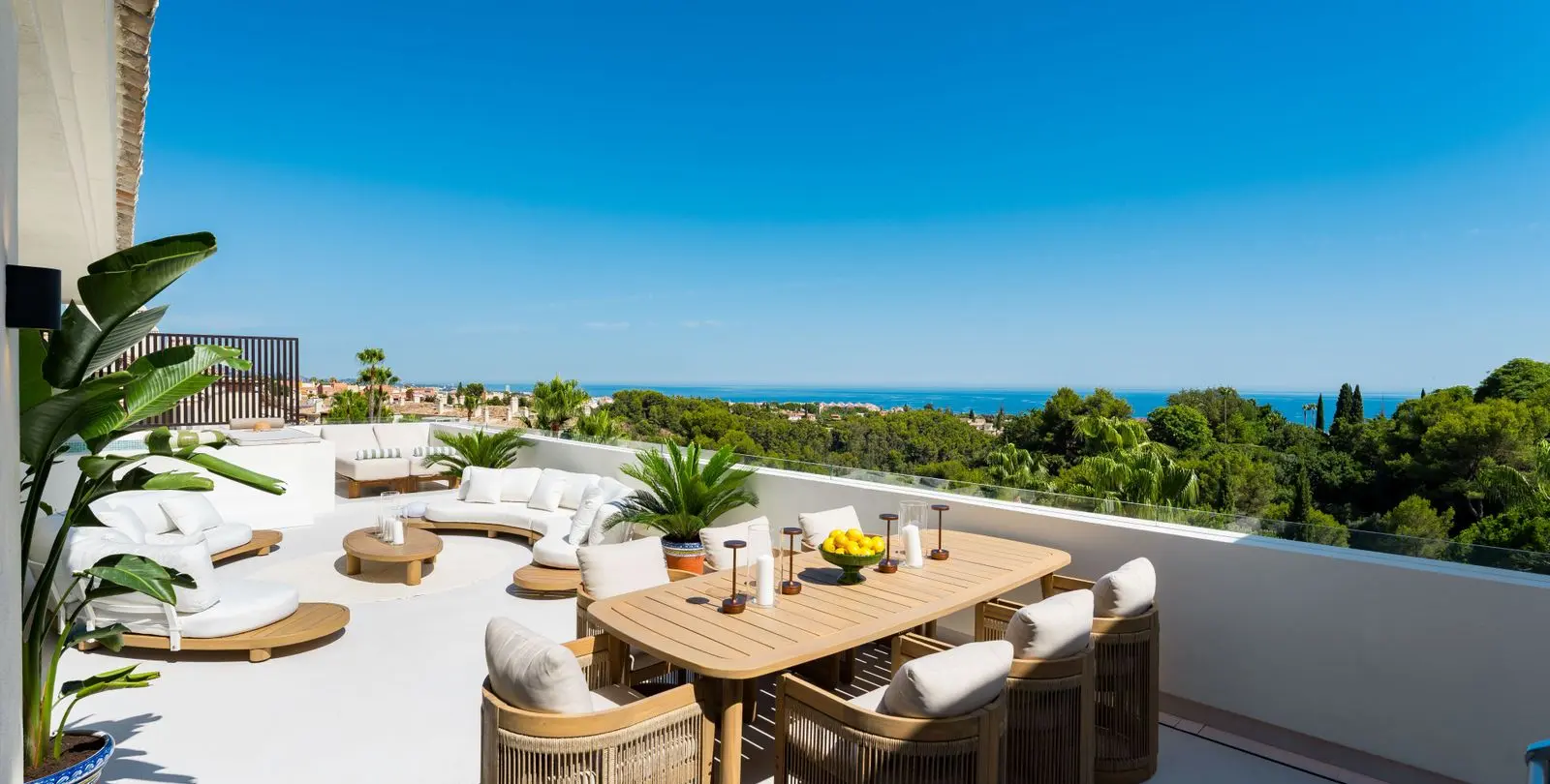Sale of penthouse in The Golden Mile 4