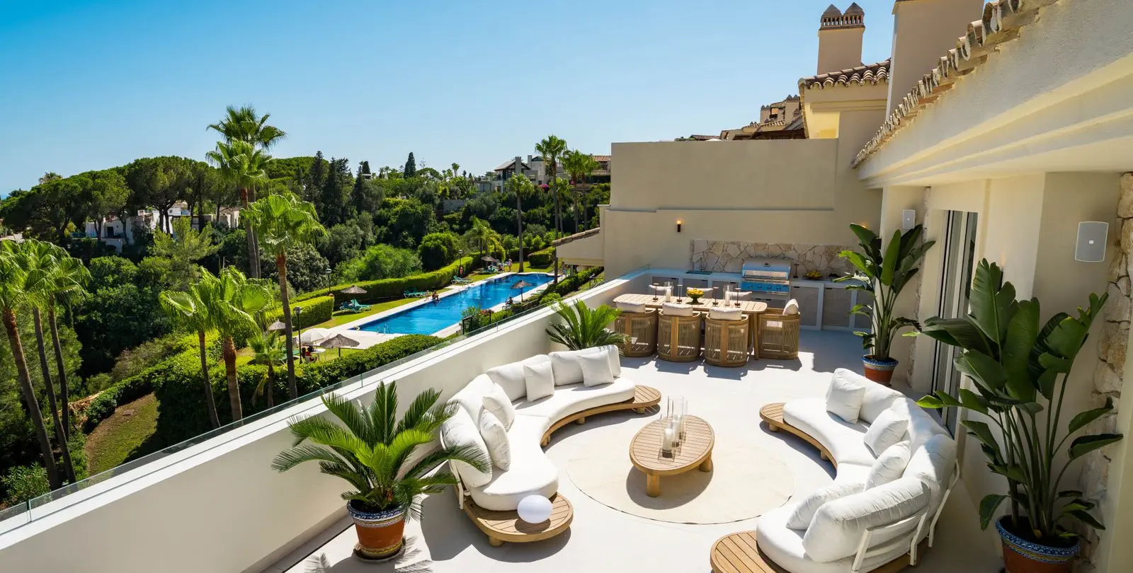 Sale of penthouse in The Golden Mile 5