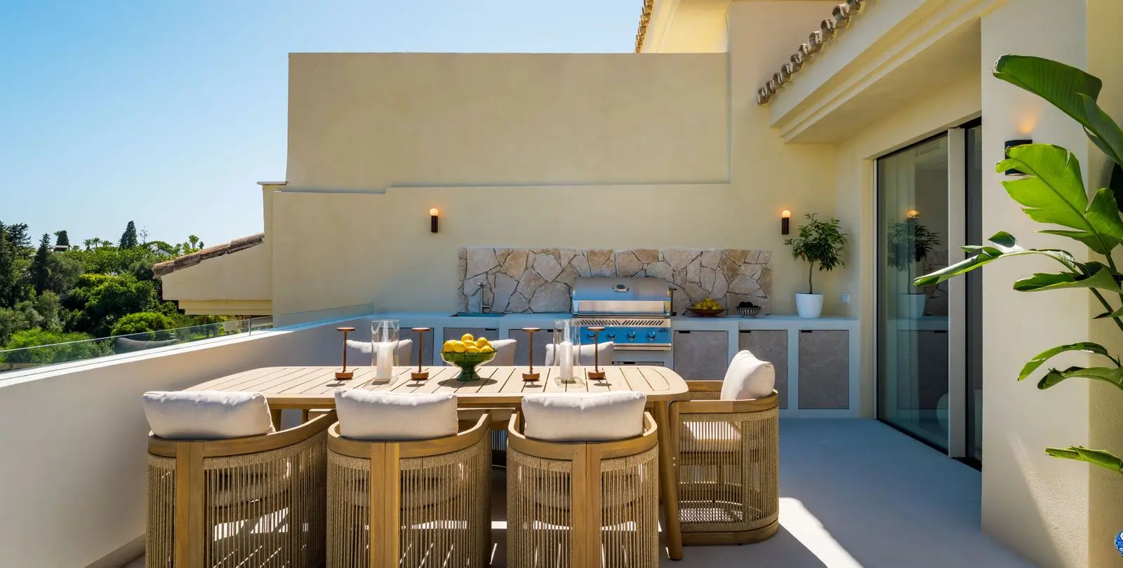 Sale of penthouse in The Golden Mile 7