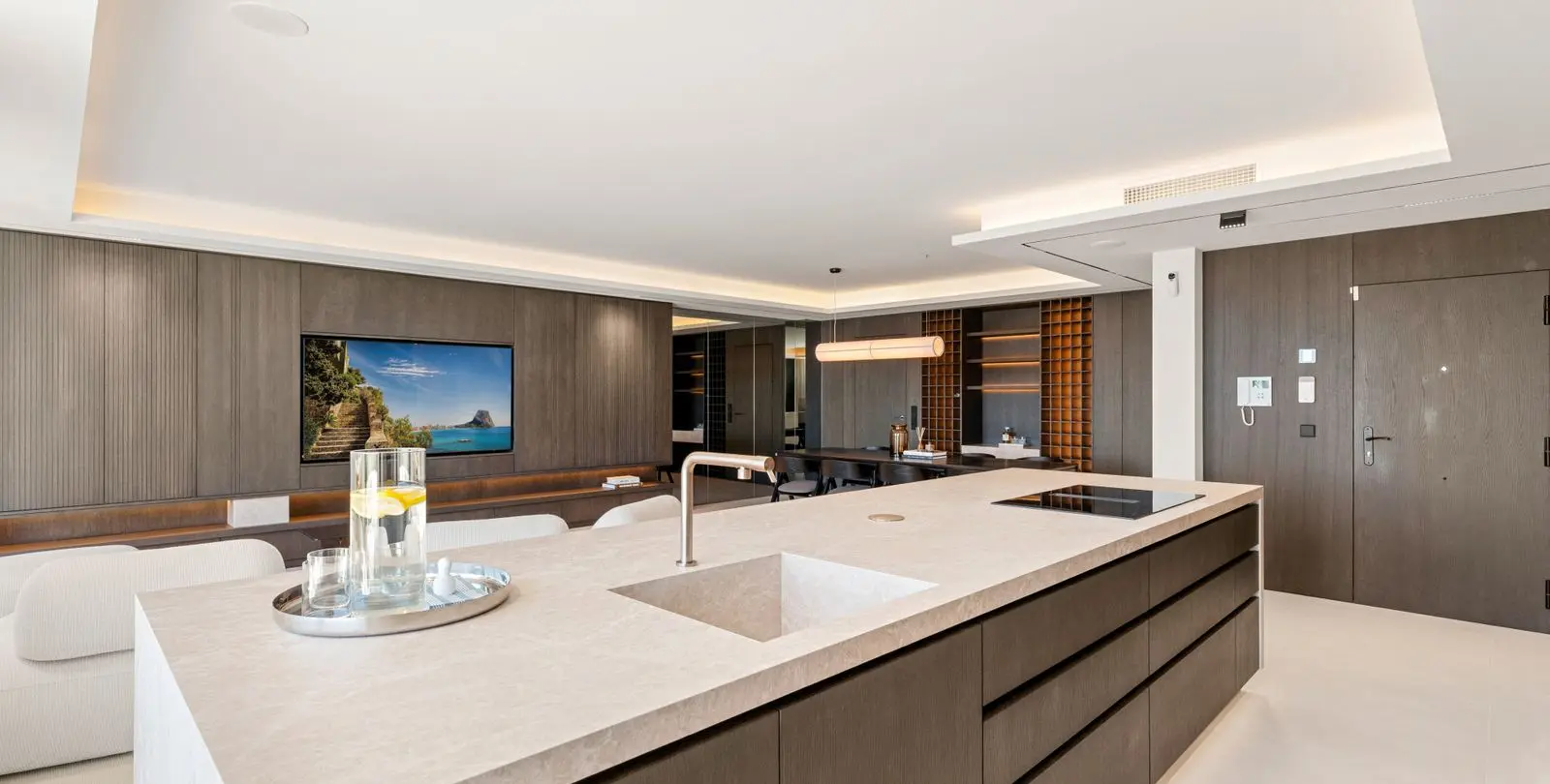 Sale of penthouse in The Golden Mile 13