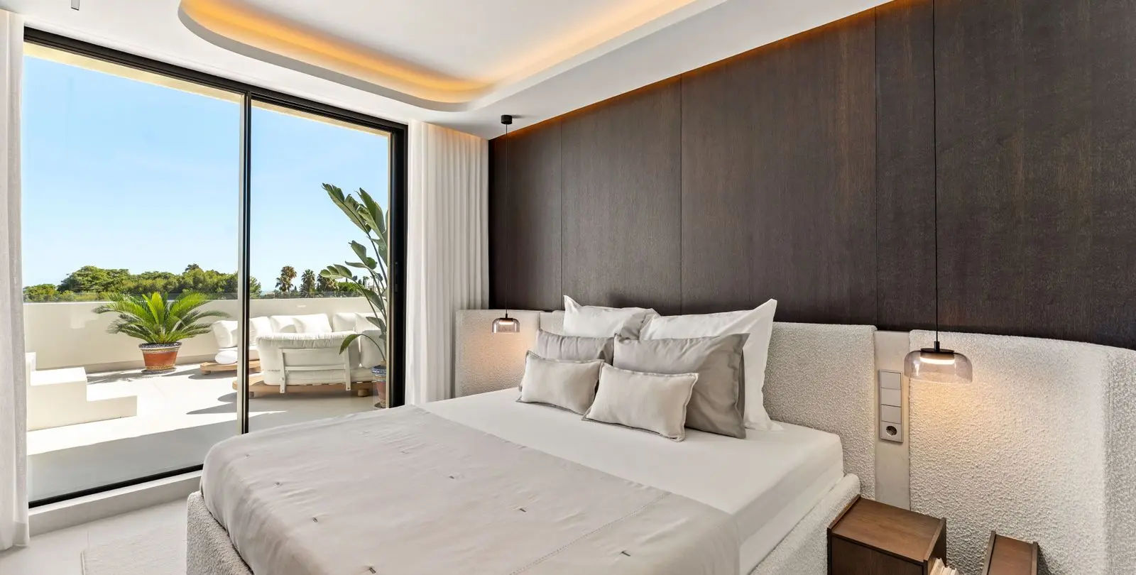 Sale of penthouse in The Golden Mile 16