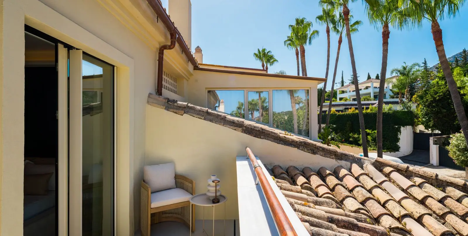 Sale of penthouse in The Golden Mile 25