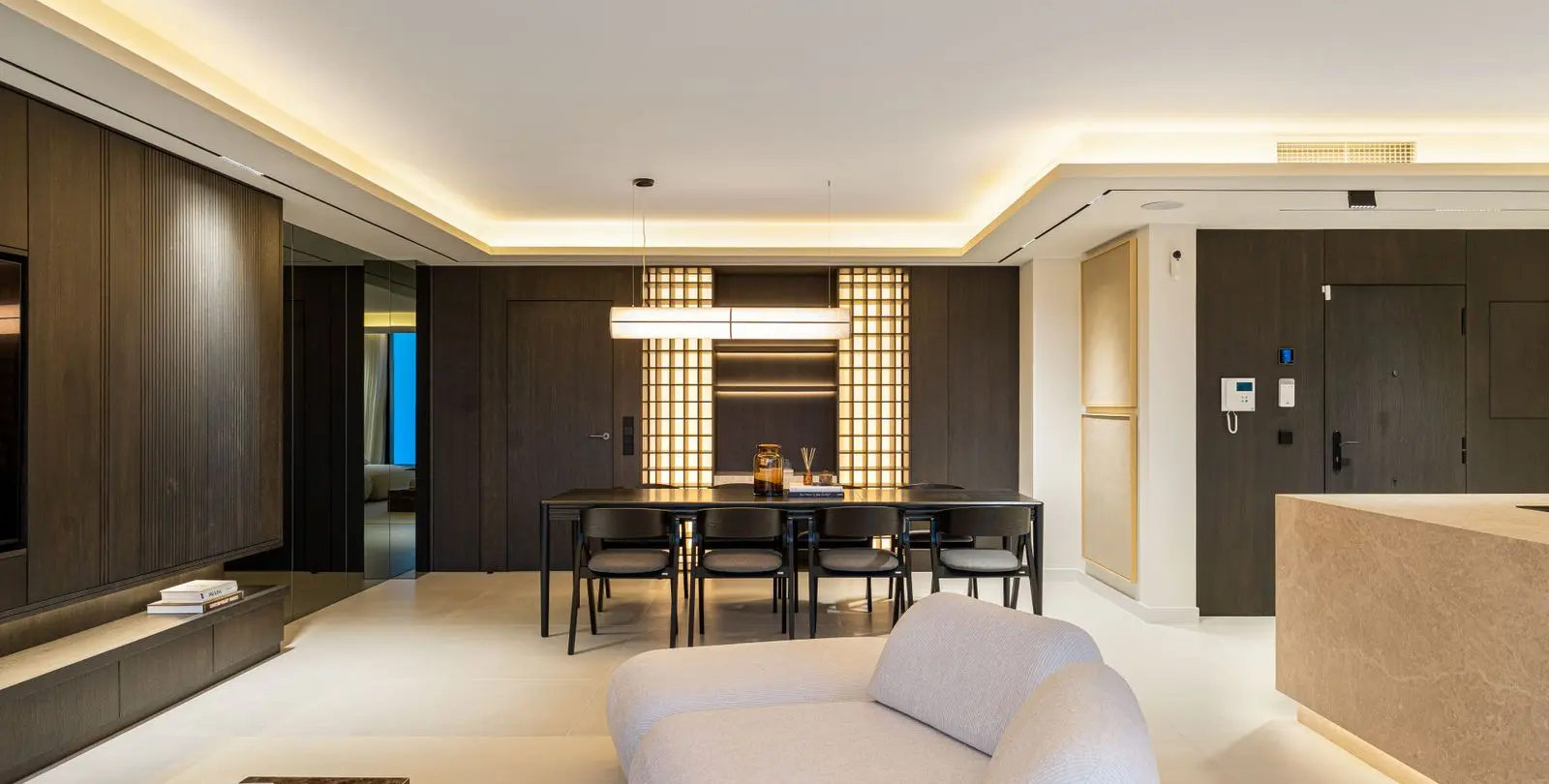 Sale of penthouse in The Golden Mile 28