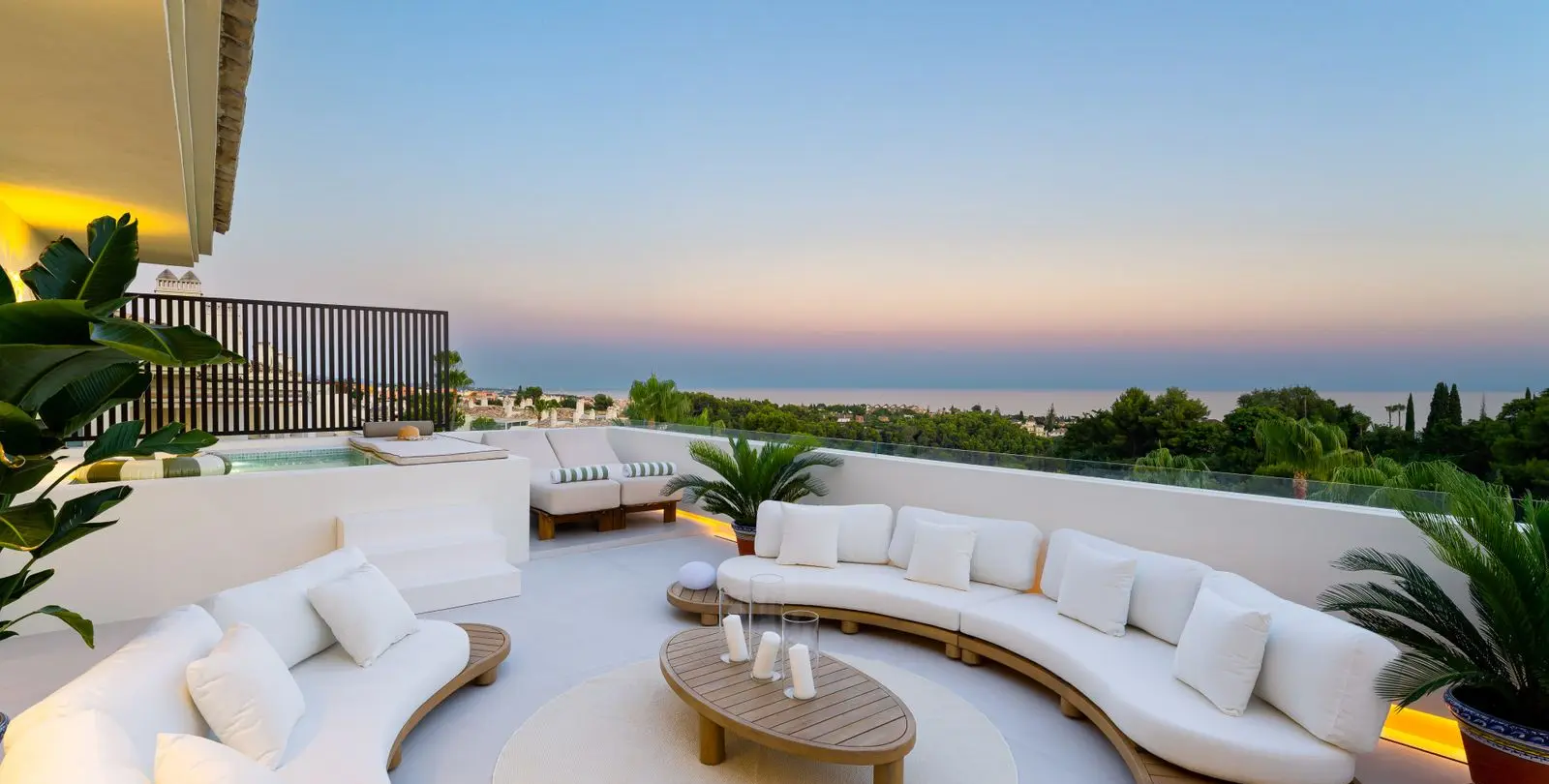 Sale of penthouse in The Golden Mile 31