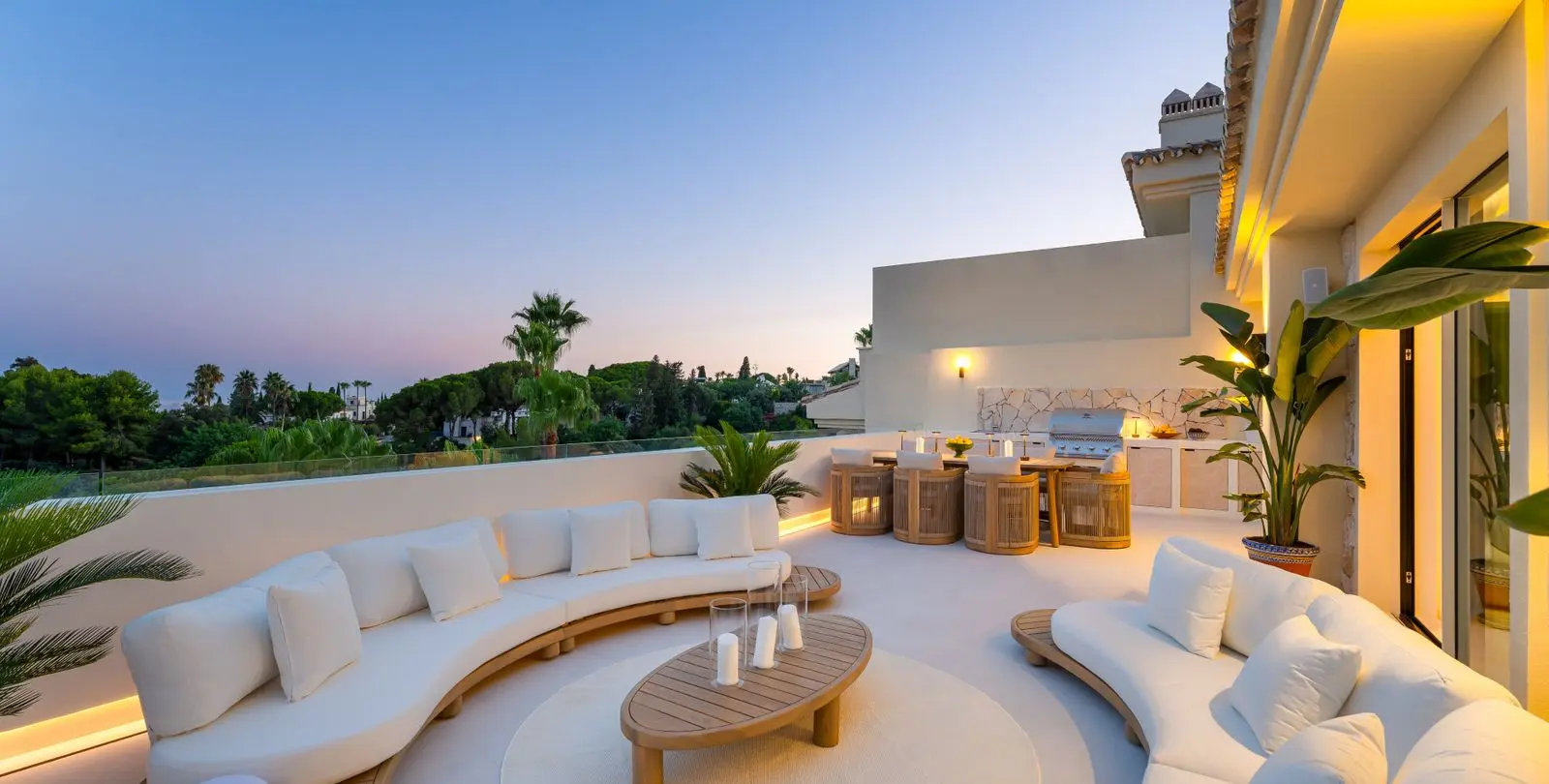 Sale of penthouse in The Golden Mile 32