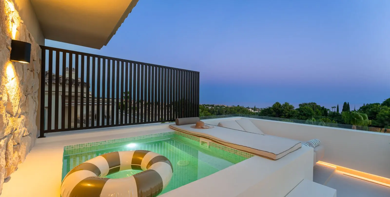 Sale of penthouse in The Golden Mile 33