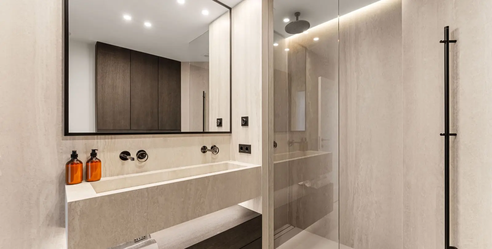 Sale of penthouse in The Golden Mile 34