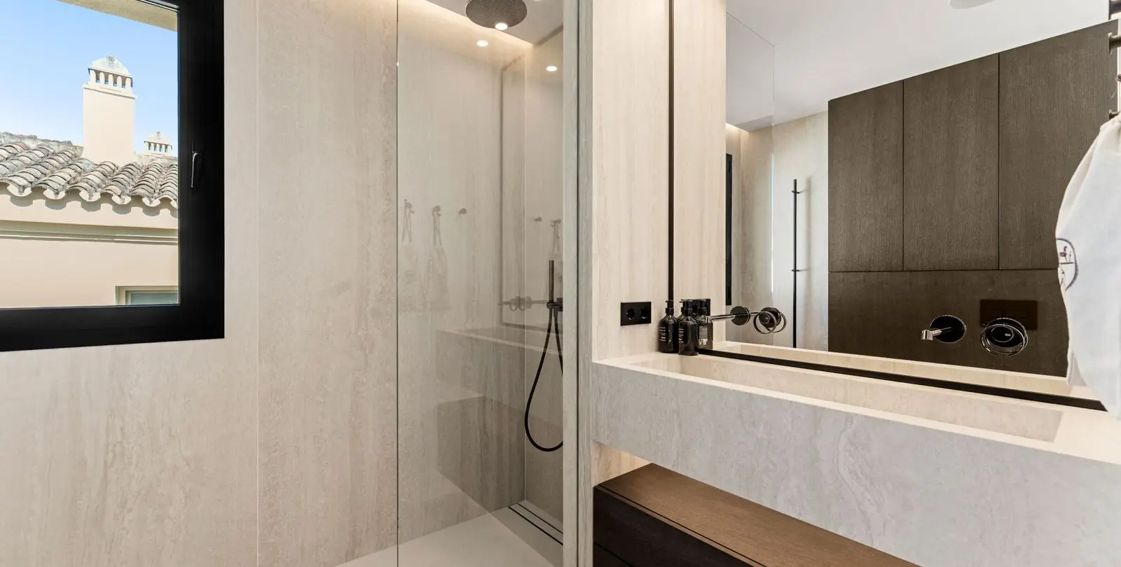Sale of penthouse in The Golden Mile 35