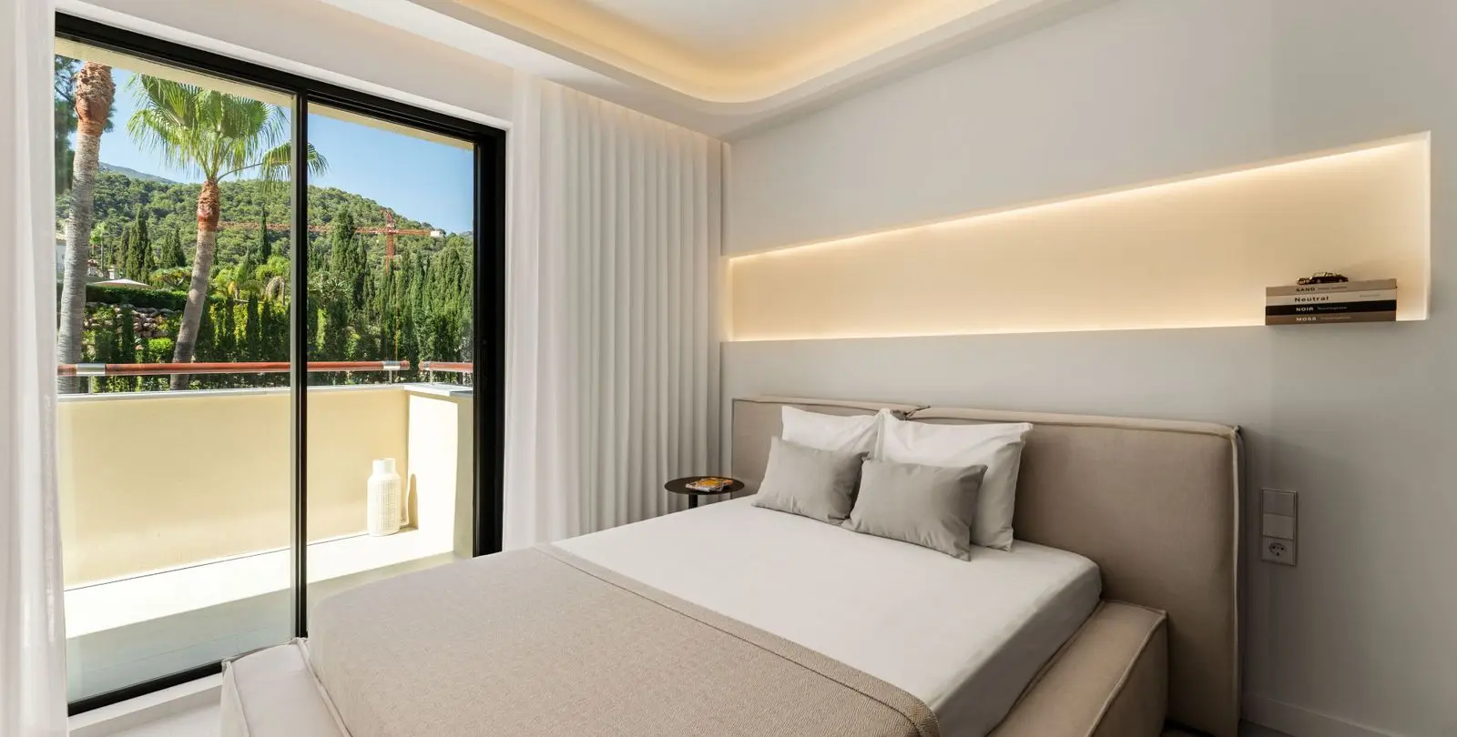 Sale of penthouse in The Golden Mile 37