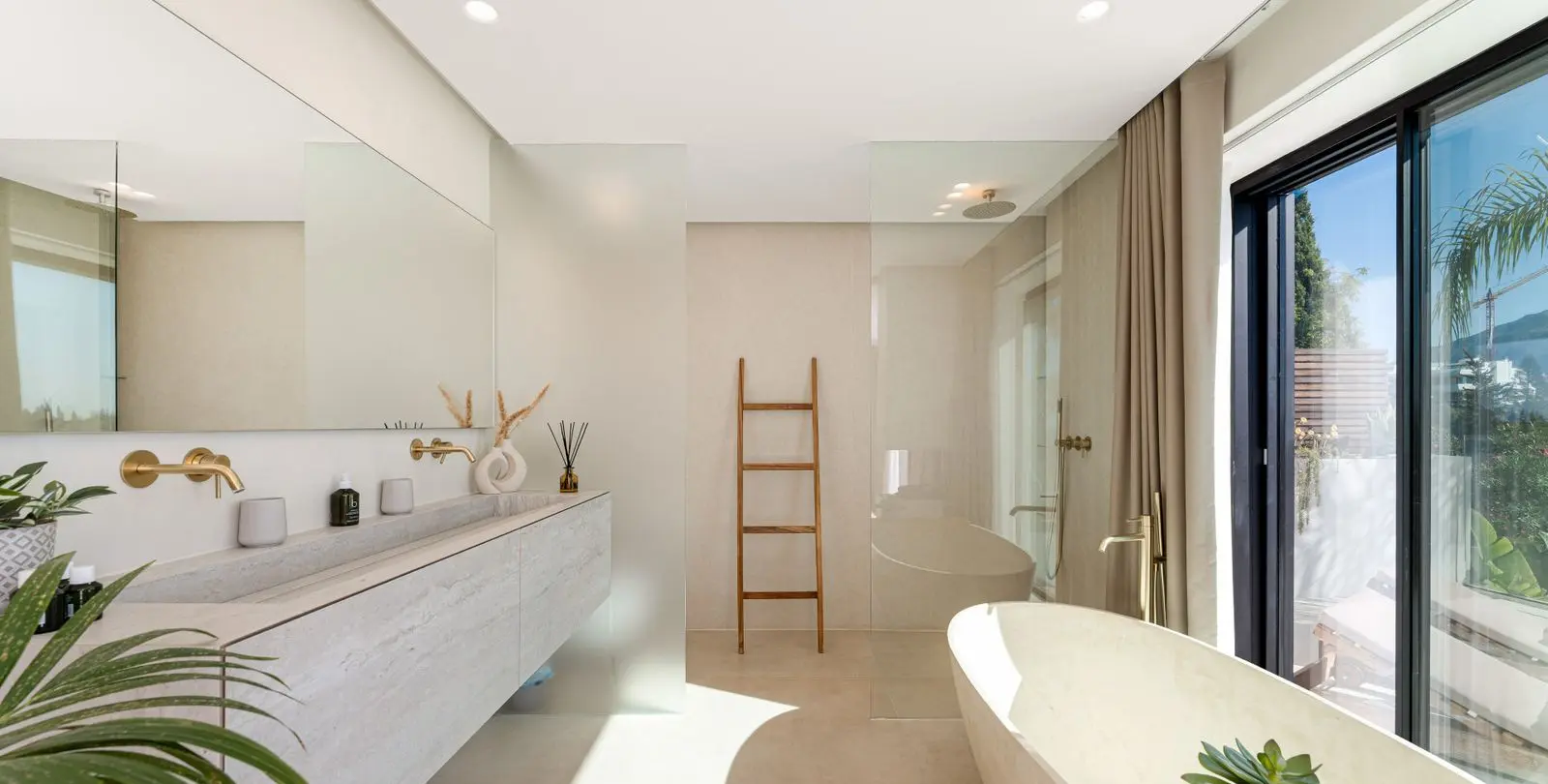 Sale of detached villa in Nueva Andalucía 16