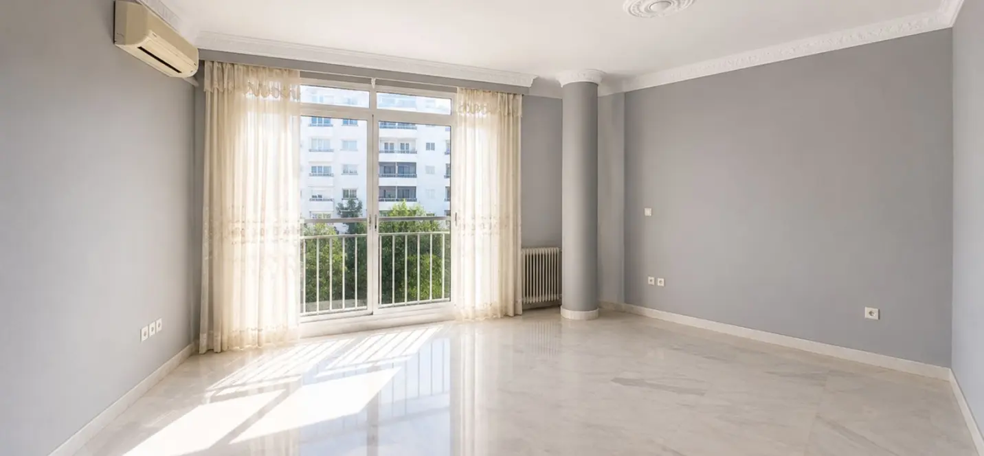 Sale of middle floor apartment in Marbella 0