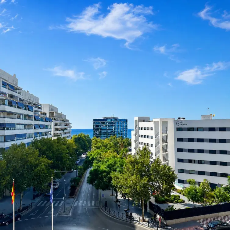 Sale of middle floor apartment in Marbella