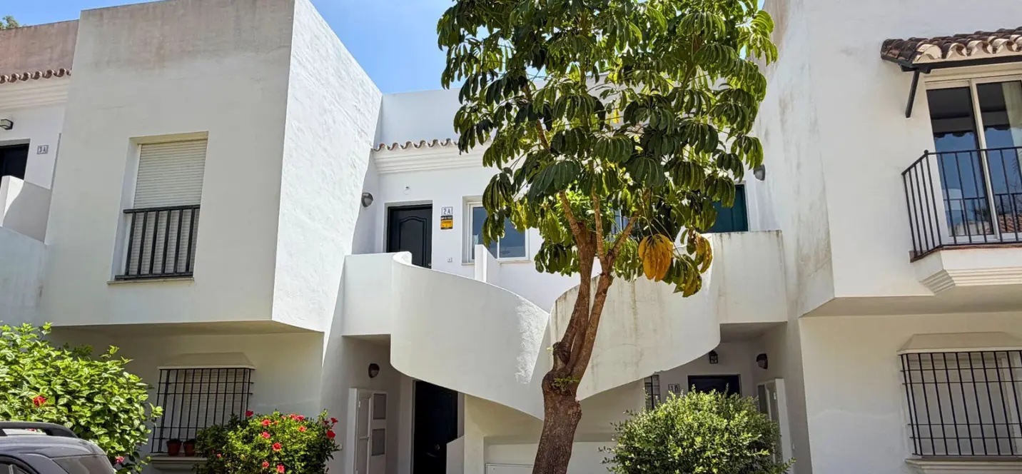 Sale of penthouse in Nueva Andalucía 3