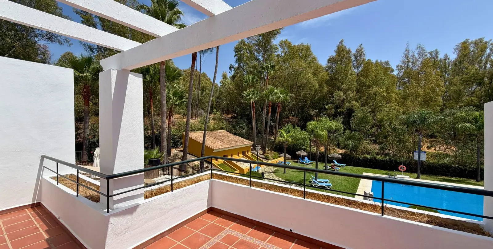 Sale of penthouse in Nueva Andalucía 9
