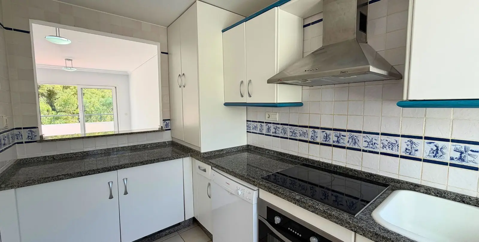 Sale of penthouse in Nueva Andalucía 16