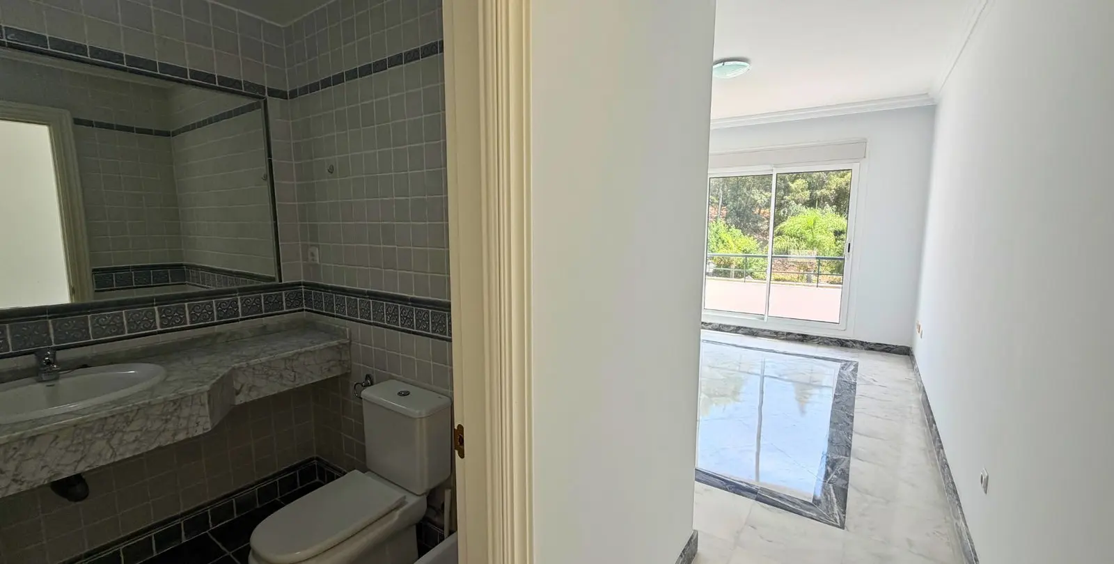 Sale of penthouse in Nueva Andalucía 20