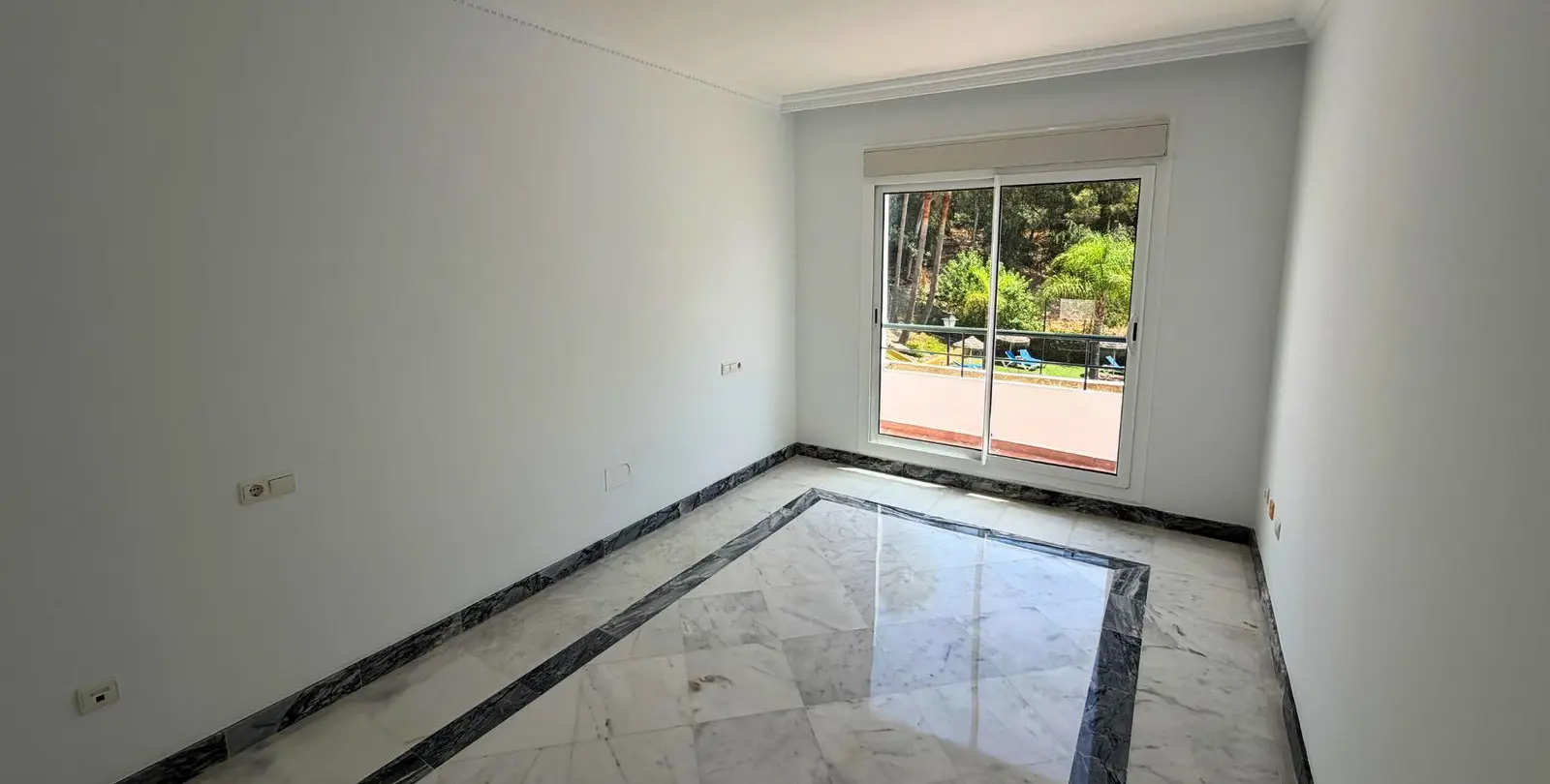 Sale of penthouse in Nueva Andalucía 21